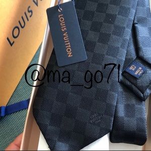 Louis Vuitton petit damier pink tie